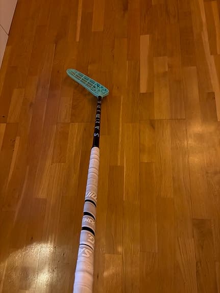 Salming innebandyklubba med två blad