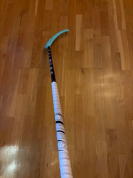 Salming innebandyklubba med två blad