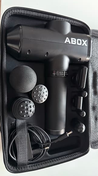 Massagepistol ABOX – Komplett med 6 munstycken – Nyskick