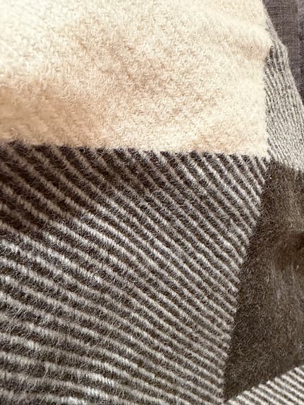 Pläd/ filt rutmönstrad i ull