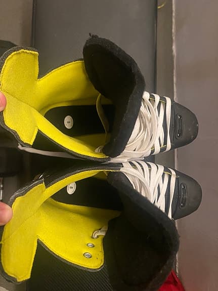 Bauer rullskridskor inlines storlek 43 svart gul