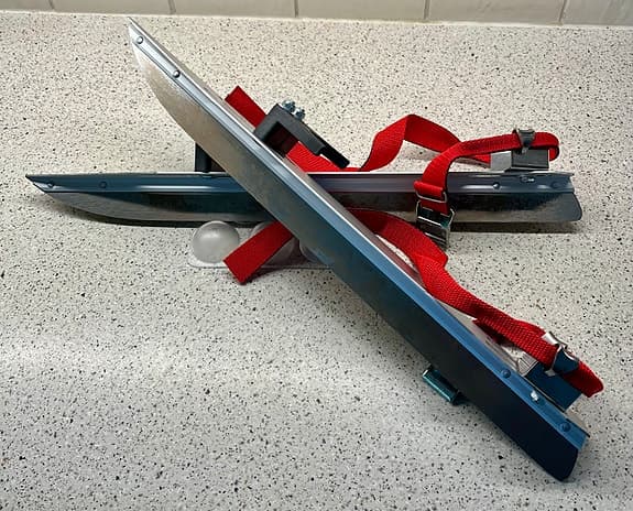 Skyllermarks långfärdsskridskor med reglerbar storlek