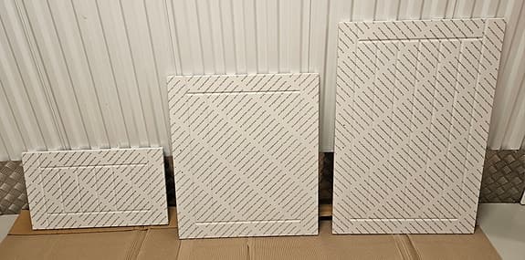 NYA vita Skåpsluckor till köksskåp/garderob etc