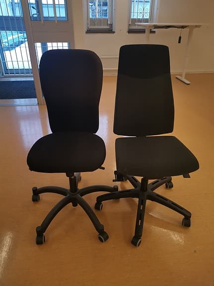 Svart kontorsstol skrivbordsstol på hjul