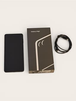 Samsung Galaxy Z Flip 7 256GB Jet Black – Nyskick – Komplett med kartong