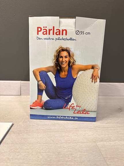 Pärlan pilatesboll 55 cm, pärlemorvit med massagepiggar