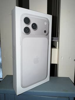 Ny IPhone 17 Pro Max silver 512GB i oöppnad kartong.