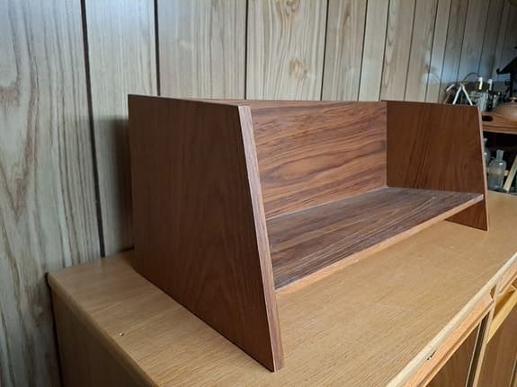 Teak hylla i faner