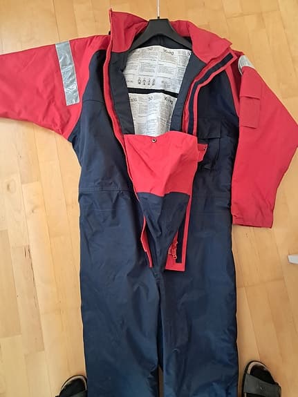 Helly Hansen flytoverall 50N röd marinblå 90+ kg