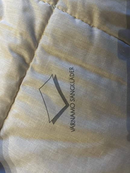 Säng överkast till dubbelsäng i beige