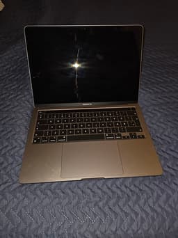 MacBook Pro 13"3 2022 model M2