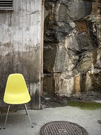 Charles och Ray Eames, "Eames Plastic Chair", Vitra, etikettmärkt Mustard