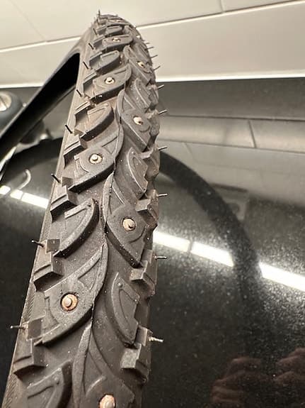 Dubbdäck 28 tum till cykel - 2st oanvända! Suomi Tyers