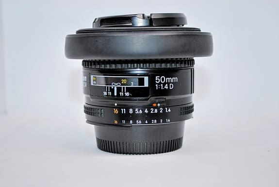 Nikon AF 50mm f/1.4D – Mycket ljusstarkt + DHG-filter