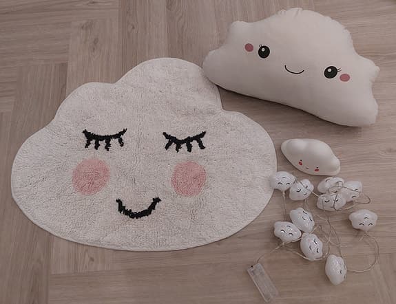 Moln barnrums inredning matta kudde nattlampa
