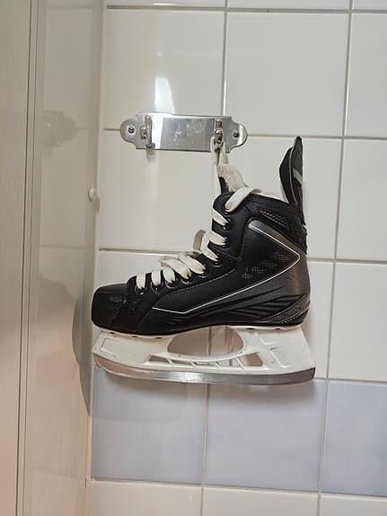 Fina Bauer Supreme 150 hockeyskridskor – Storlek 36,5