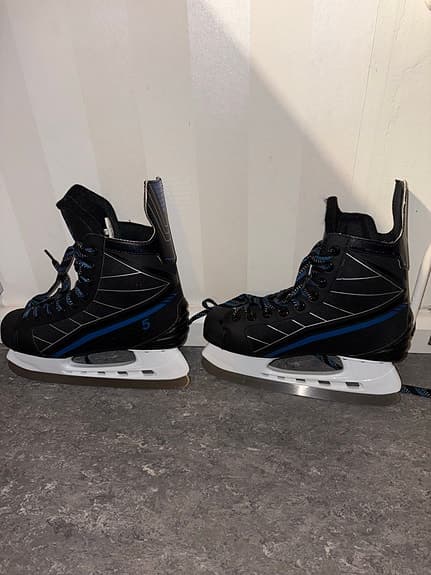 Hockeyskridskor strl 39 – Nyskick