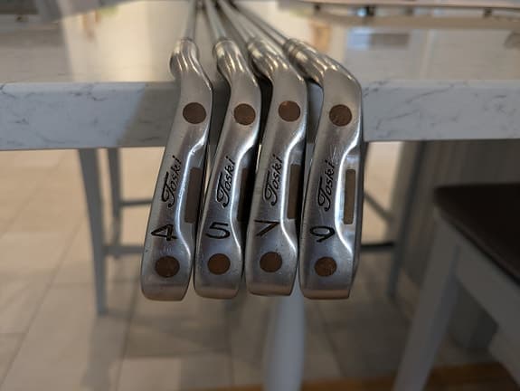 Järnklubbor 4,5,7,9 av märket Toski Bra skick