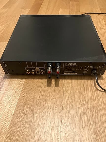 Yamaha A-670 förstärkare svart