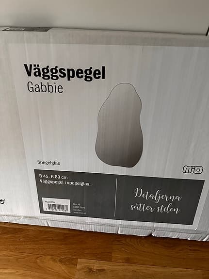 Mio Gabbie väggspegel