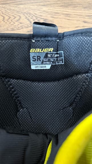 Bauer M3 benskydd Senior