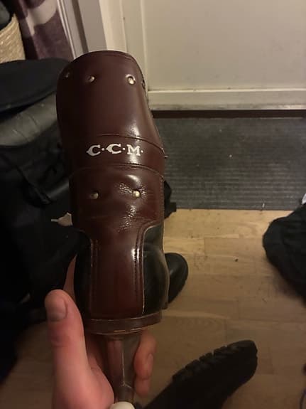 CCM ishockeyskridskor stl 40 brun svart läder