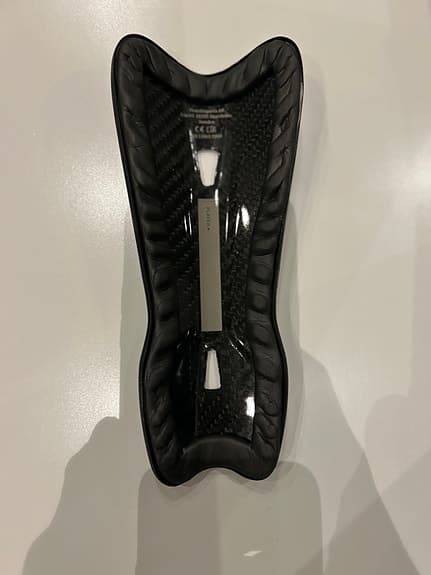 Monolit benskydd svart