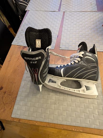 Ranger 212 ishockeyskridskor storlek 42 svart