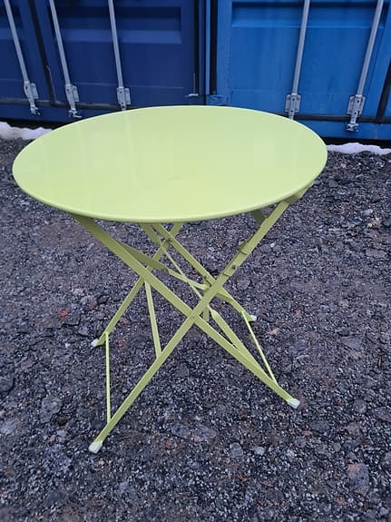 Helt nytt set med trädgårdsmöbler från EMU