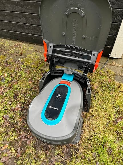 Robotgräsklippare Gardena 2024 smart SILENO life 700 m² + Hus