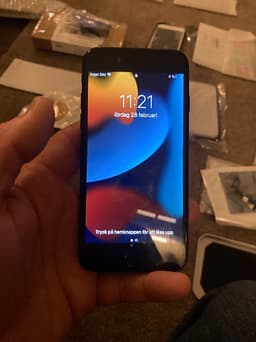 Apple iPhone 7 128 GB svart