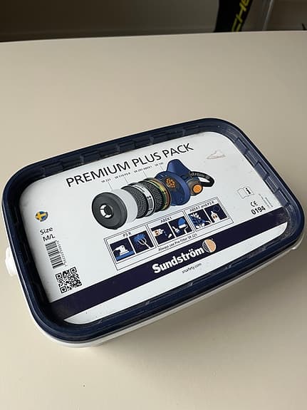 Sundström Premium Plus Pack – SR100 M/L + ABEK1 + P3 (OÖPPNAD)