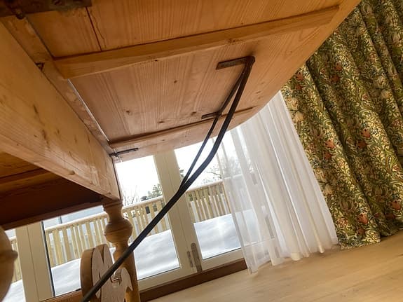 Antikt slagbord i vaxad furu