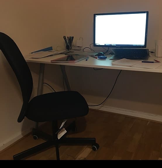 En Ikea kontor stol redan packerad