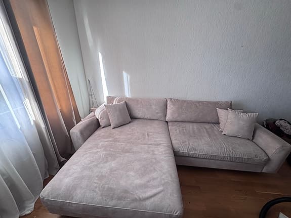 Beige sammet soffa