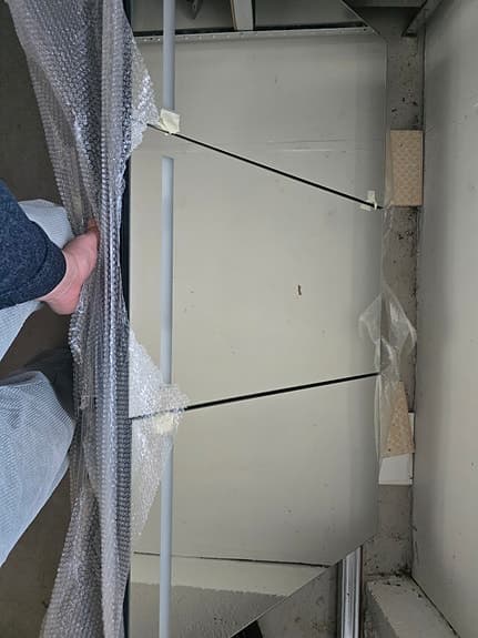 Högskåp och spegalskåp