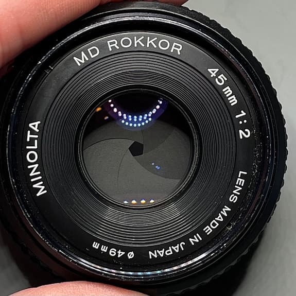Minolta MD Rokkor objektiv 45mm 1:2