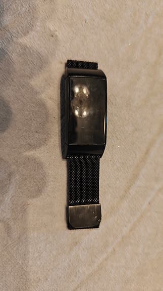 Fitbit Charge 4 med Magnetiskt Metallband