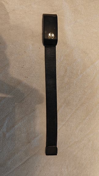Fitbit Charge 4 med Magnetiskt Metallband