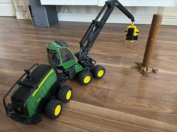 Bruder John Deere skördare
