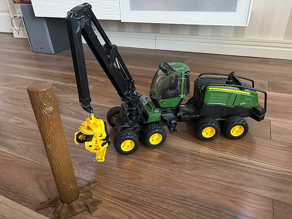 Bruder John Deere skördare