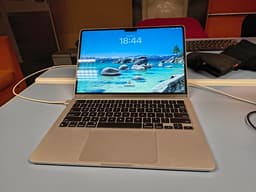 Apple MacBook M3 16b 512gb  bärbar dator 13 tum silver