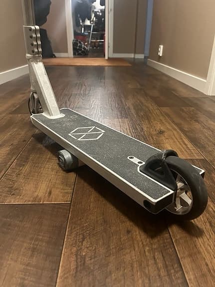 Sparkcykel trickmodell aluminium grå