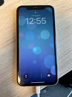 Apple iPhone 11 smartphone vit