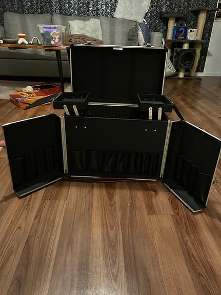 Okänt märke sminkväska/ frisörväska aluminium vit