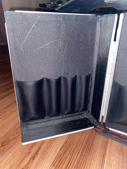 Okänt märke sminkväska/ frisörväska aluminium vit