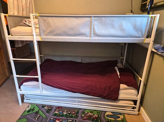 Våningssäng vitval från IKEA (3 bäddar)