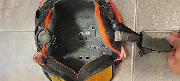 Skid- och snowboardhjälm med visir orange