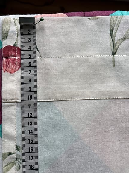 Gardiner med blommönster, bommul