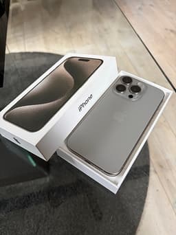 iPhone 15 Pro, natural titanium, 128GB